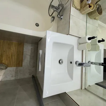 Palace Of Parliament View By Chr Luxury Бухарест