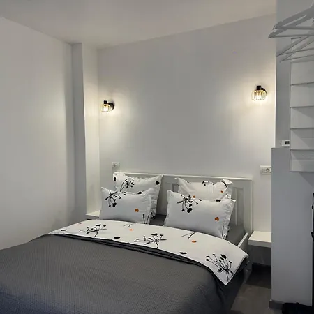 Palace Of Parliament View By Chr Luxury * Bucharest