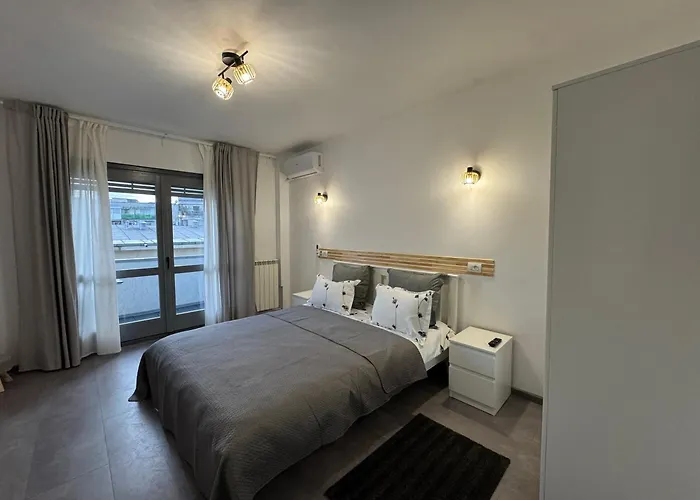 Palace Of Parliament View By Chr Luxury Bucureşti